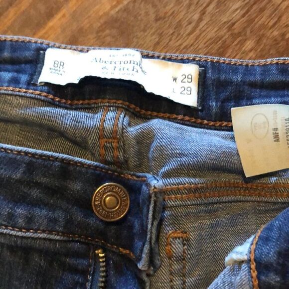 Abercrombie & Fitch Size 8R W29 L 29 Dark Wash Skinny Jeans - Picture 6 of 7
